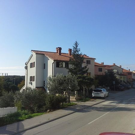 Apartments Liliana Пула Екстериор снимка