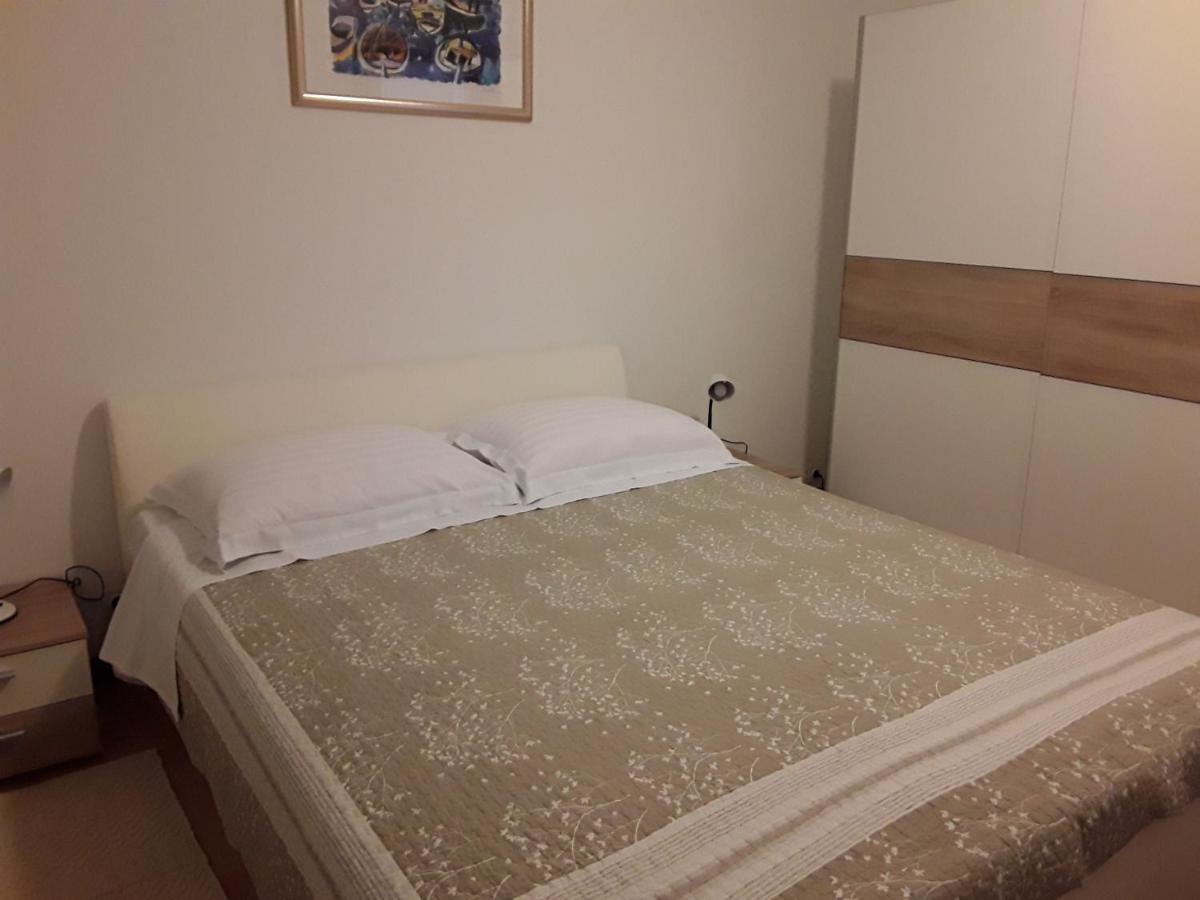 Apartments Liliana Пула Екстериор снимка