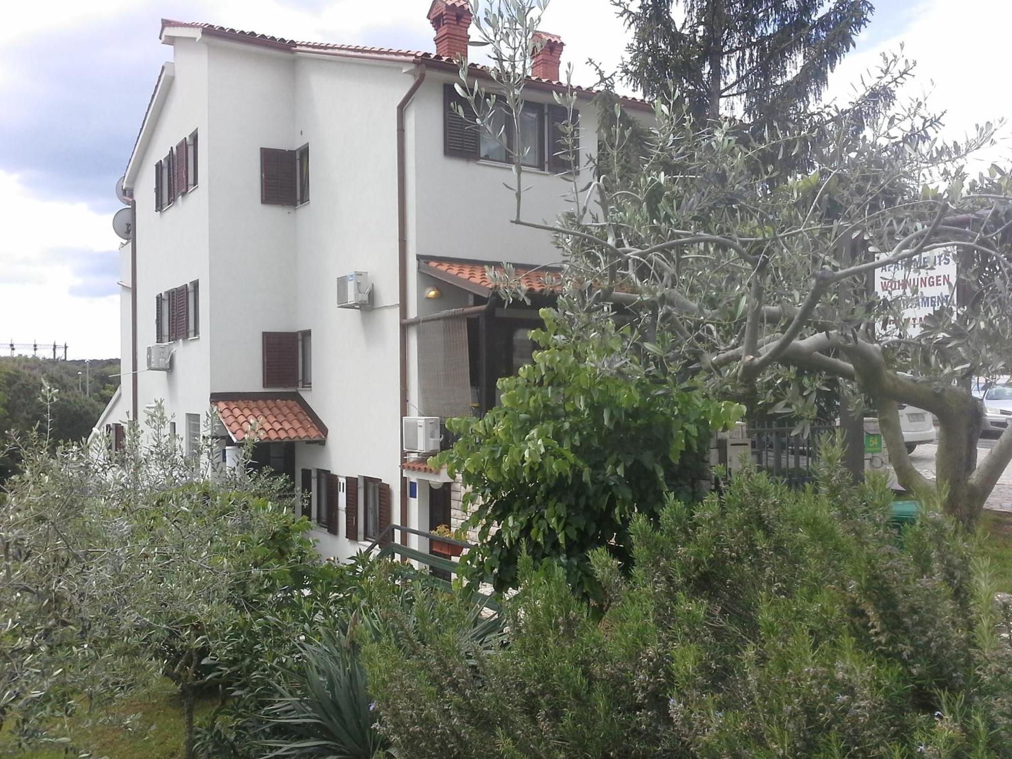 Apartments Liliana Пула Екстериор снимка