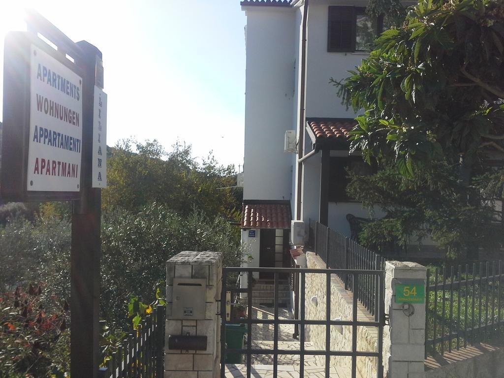 Apartments Liliana Пула Екстериор снимка