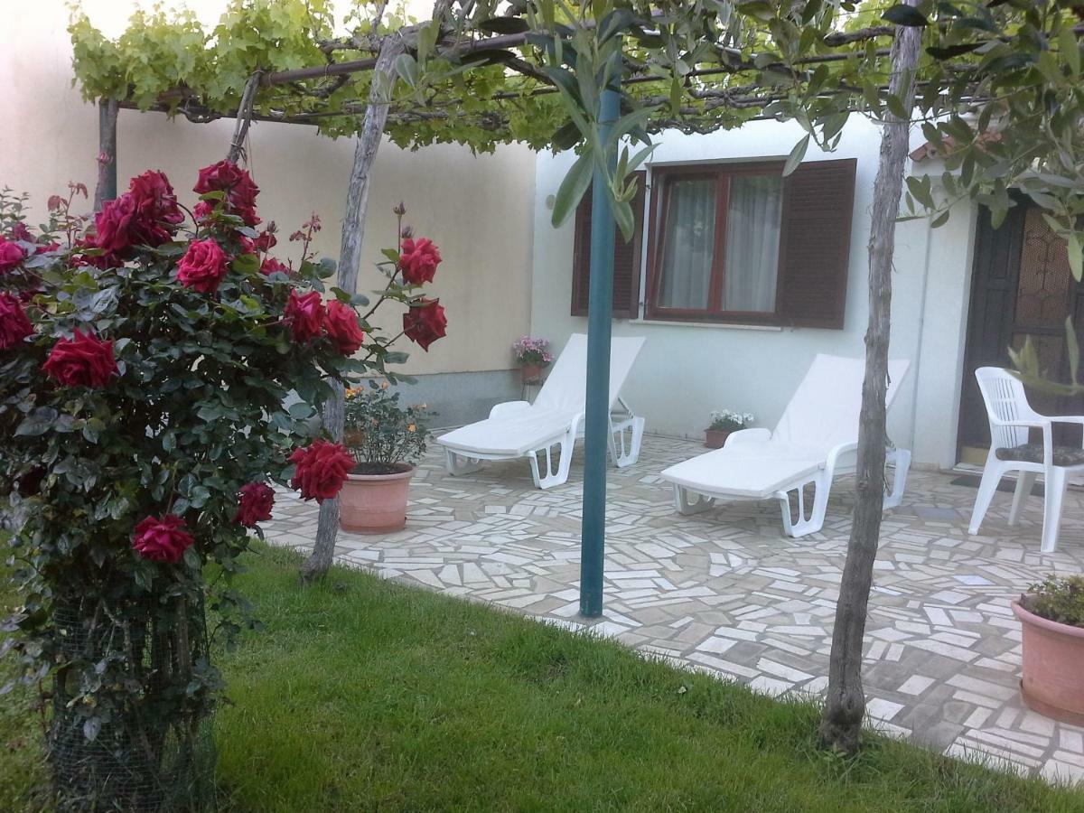 Apartments Liliana Пула Екстериор снимка